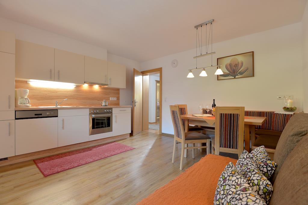 Appartement Ahornblick Schwendau Rum bild
